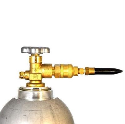 Regulador de gases de helio amarillo de latón con calibre de cilindro ajustado a mano