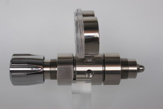 Regulador de oxígeno de acero inoxidable de laboratorio de alta presión con doble etapa W21.8 G5/8