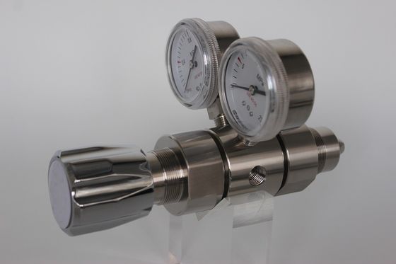 Regulador de oxígeno de acero inoxidable de laboratorio de alta presión con doble etapa W21.8 G5/8