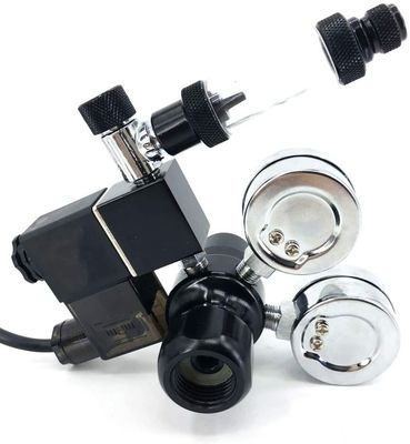 Regulador de CO2 del tanque de pescado con válvula de verificación con pantalla de doble calibre CGA320 Solenoide de rosca 110V