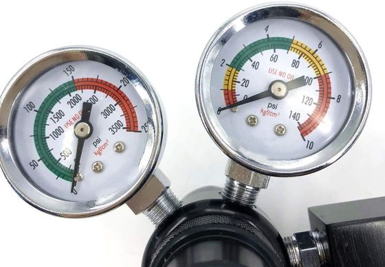 Regulador de CO2 del tanque de pescado con válvula de verificación con pantalla de doble calibre CGA320 Solenoide de rosca 110V