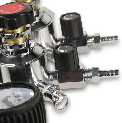 Inicio Cerveza de cerveza Regulador de doble calibre superior de CO2 con válvula de seguridad de alivio de presión