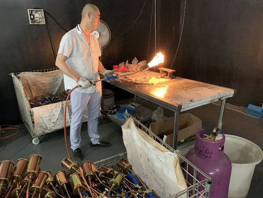 Presione el botón de encendido Antorcha de propano para techos y quemar maleza 62LW Entrada de calor 20PCS