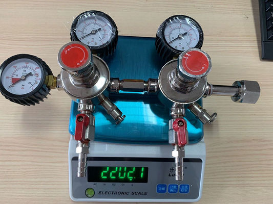 CGA320/580 Conexión de entrada Regulador de presión de proyección de CO2 de soldadura superior para América Europa