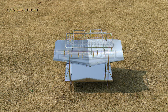 Grill plegable ultraligero exterior de combustible de madera acabado limpio para barbacoa portátil